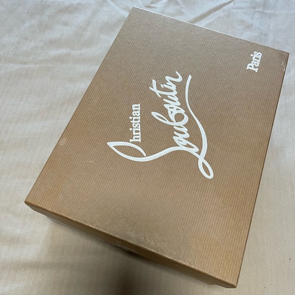 Authentic CHRISTIAN LOUBOUTIN Runway black patent leather pumps - Picture 8 of 9